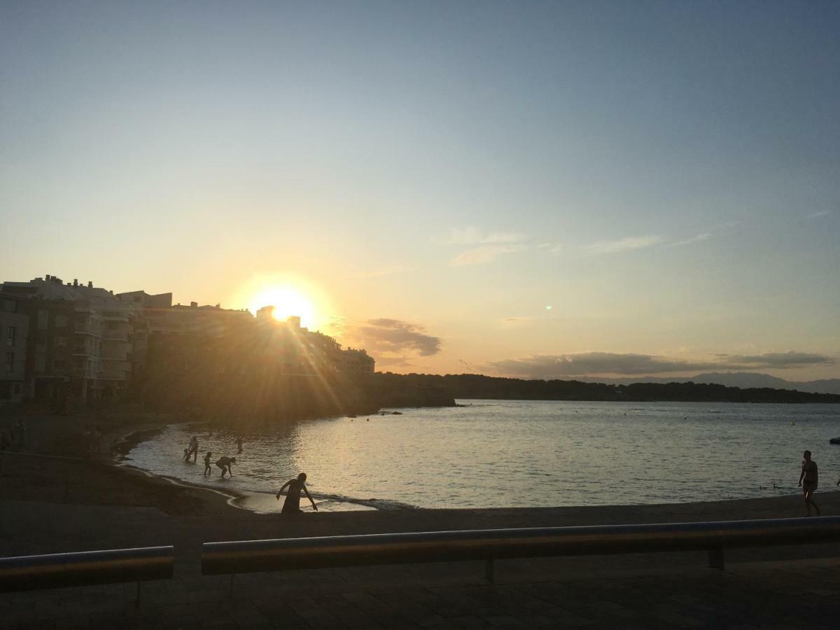 2 Bedroom Apartment In The Old Town, Close To The Beach Л'Аскала Екстер'єр фото